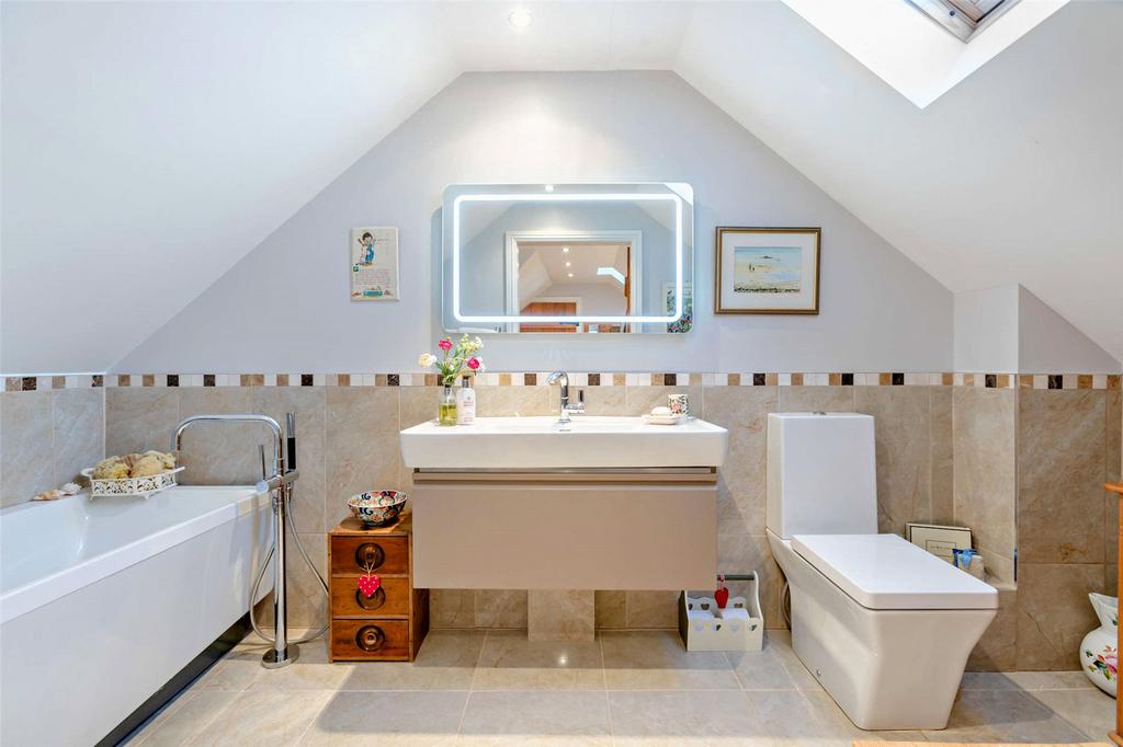 En-Suite Bathroom