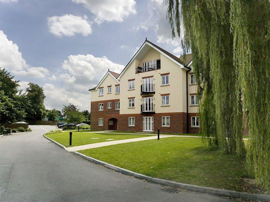 Datchet Meadows, Datchet Road... 2 bed apartment £1,500 pcm (£346 pw)
