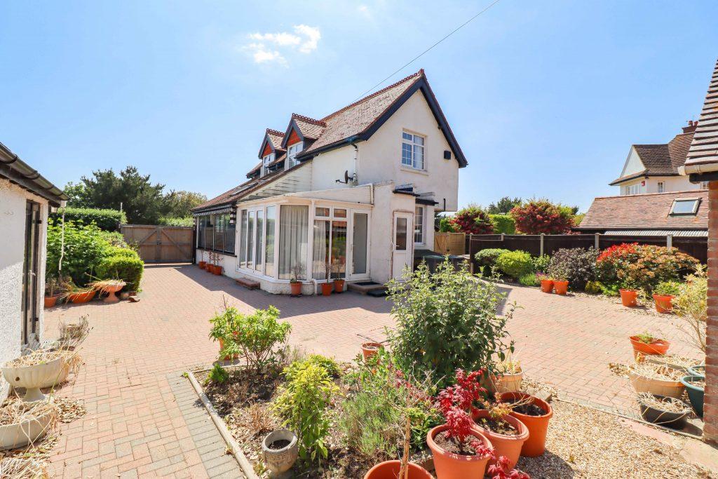 Seafront, Hayling Island 3 bed detached house for sale £595,000