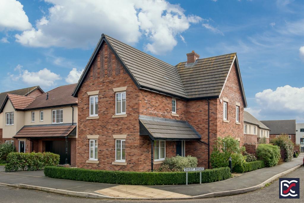 Daisy Road, Daventry NN11 4 bed detached house for sale £385,000