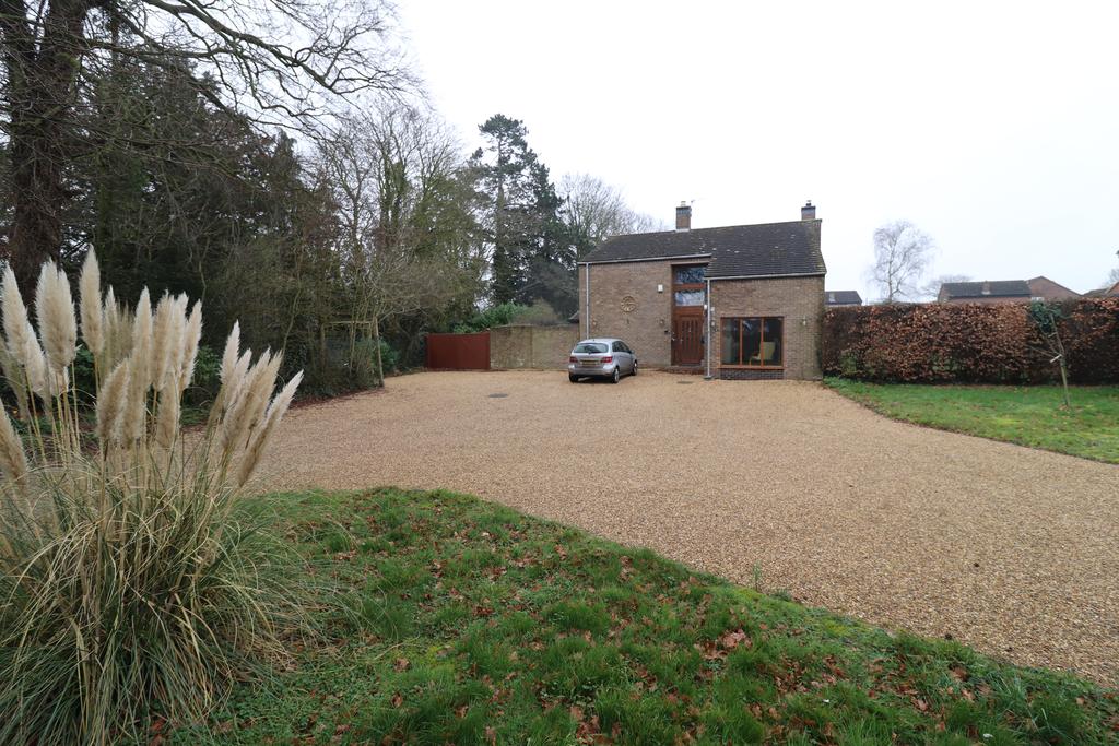 LONG STRATTON 5 bed detached house for sale £650,000