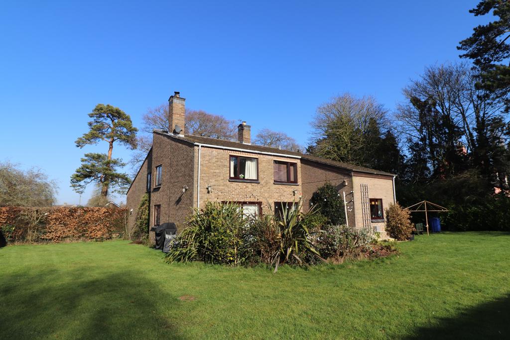 LONG STRATTON 5 bed detached house for sale £650,000