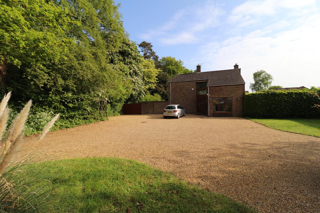 LONG STRATTON 5 bed detached house for sale £650,000