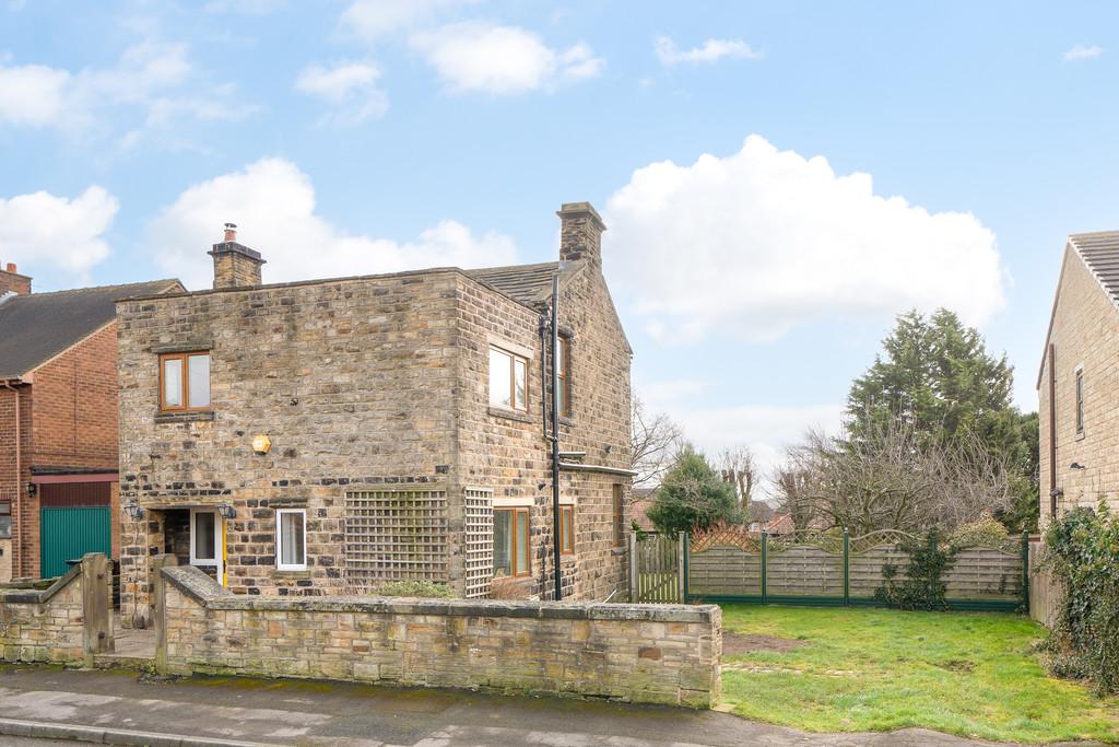 'Quarry House', Quarryfields, Mirfield 5 bed detached house £599,999