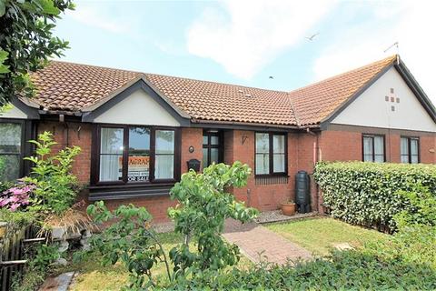 2 bedroom terraced bungalow for sale, Spinnaker Close, Clacton on Sea
