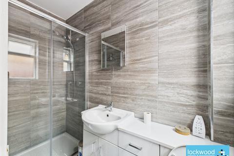 5 bedroom house to rent, Stanwell Road, Ashford