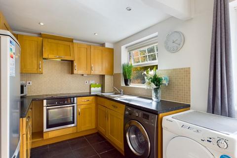 2 bedroom flat for sale, Scott Road, Edgware