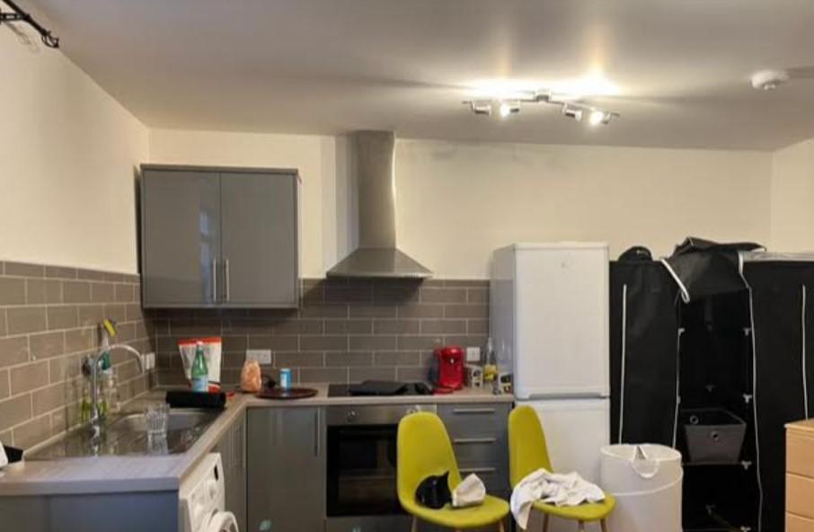 Studio Flat Stoke on Trent All Bills Included Studio £800 pcm (£185 pw)
