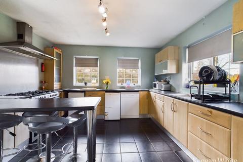 4 Benjamin Road, High Wycombe, HP13 6SP