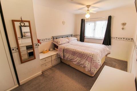 30 Grove Hill, Emmer Green, Reading, RG4 8PR
