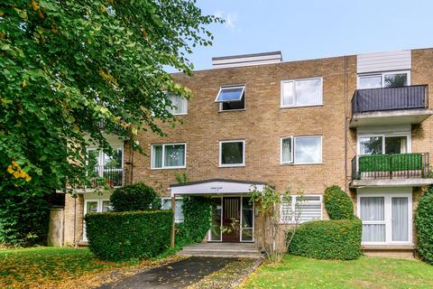 2 bedroom apartment for sale, Priory Court, Hitchin, SG4