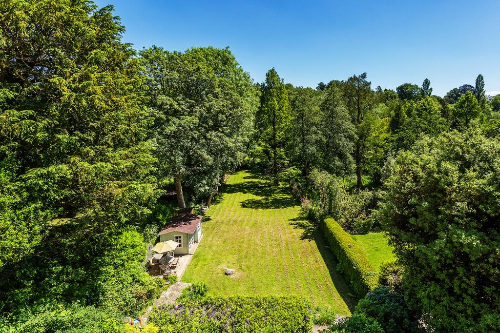 Wilderness Road, Oxted, RH8 5 bed detached house for sale £1,800,000