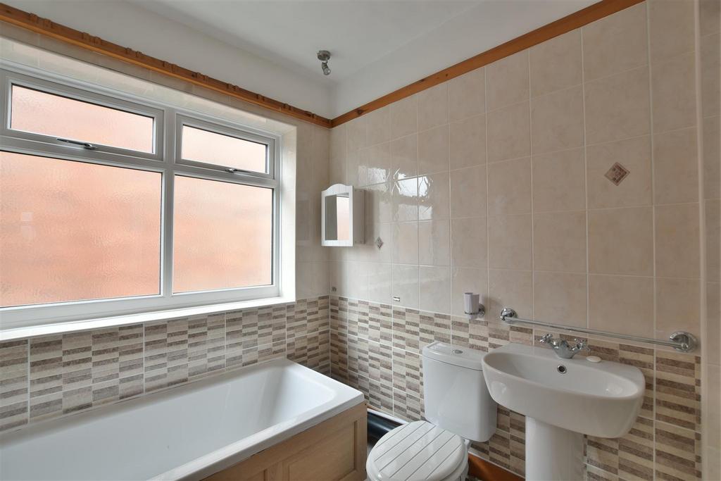 Upstairs Family Bathroom