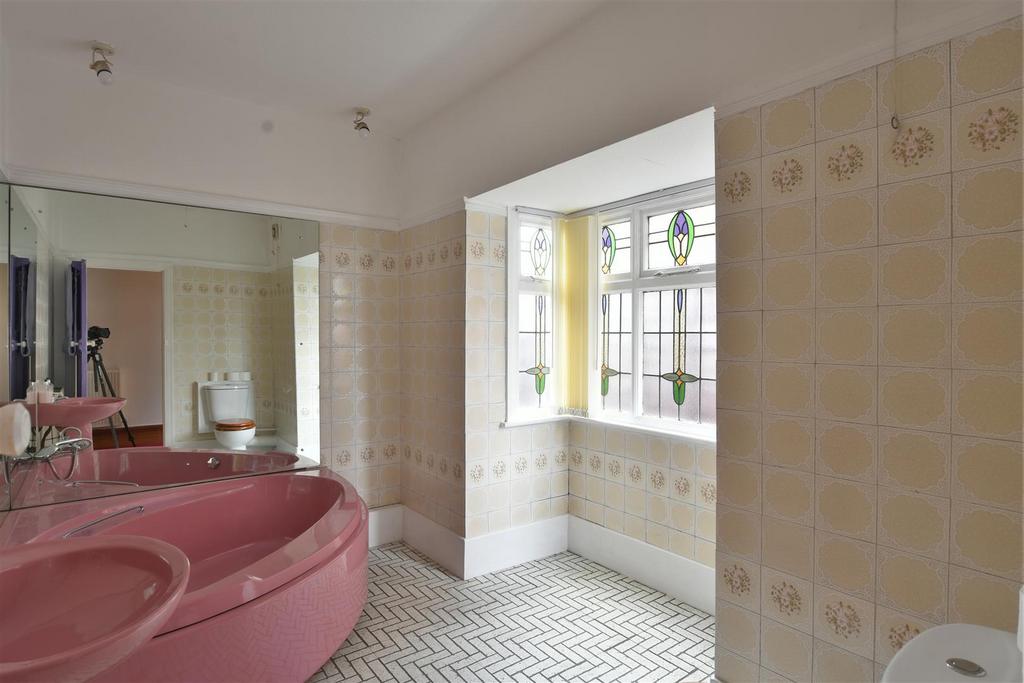 Downstairs Family Bathroom