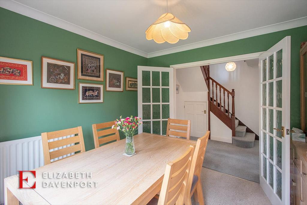 The Wardens, Kenilworth 4 bed detached house £650,000