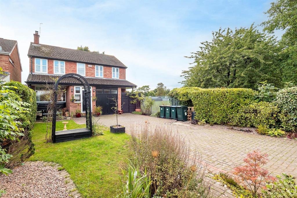 Broad Lane, Coventry 4 bed detached house £415,000