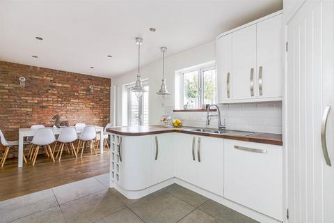 60 Waltham Road, Woodford Green, IG8 8DW