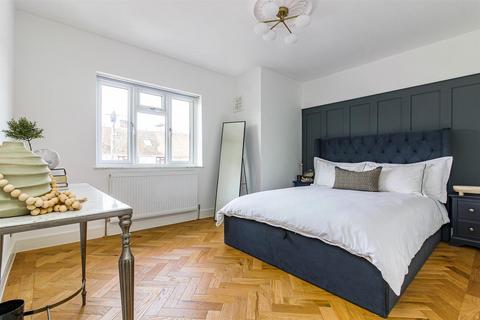 60 Waltham Road, Woodford Green, IG8 8DW