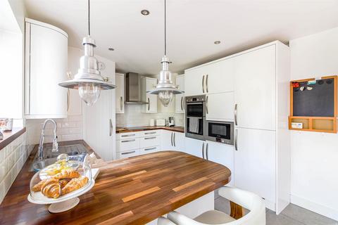 60 Waltham Road, Woodford Green, IG8 8DW