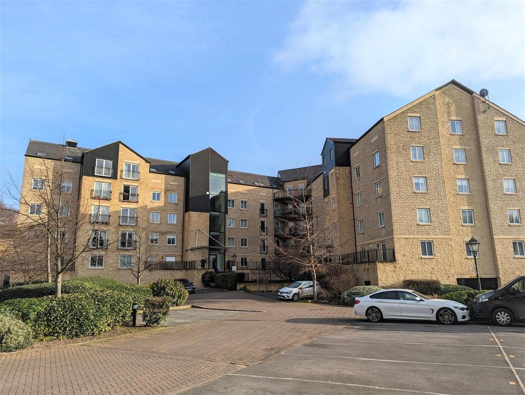 Ellis Court, Textile Street, Dewsbury 2 bed apartment £650 pcm (£150 pw)