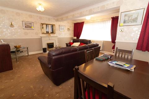 32 Blake Walk, Gateshead, NE8 3NW