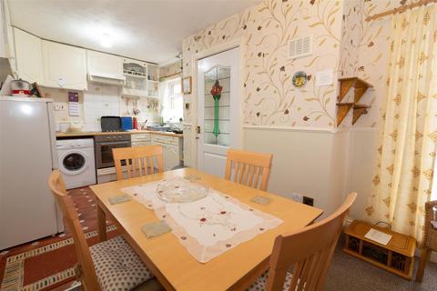 32 Blake Walk, Gateshead, NE8 3NW