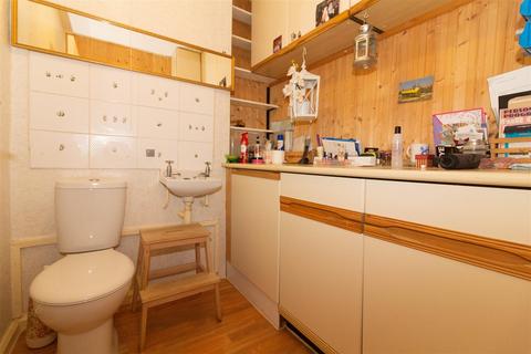 32 Blake Walk, Gateshead, NE8 3NW