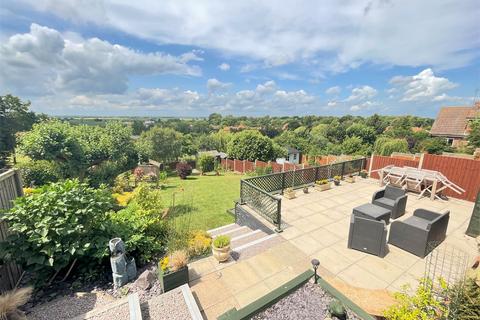 3 bedroom detached house for sale - Hill Top, Orston