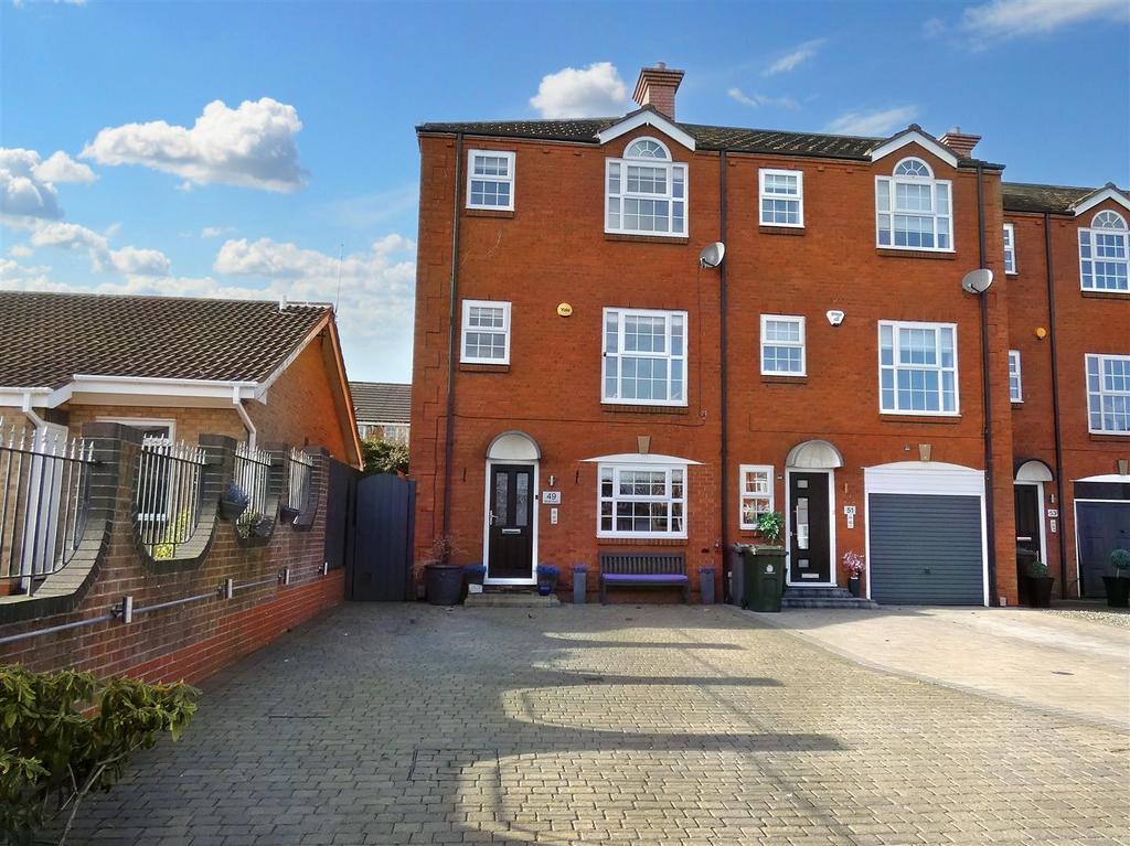 Brock Farm Court, North Shields 4 bed end of terrace house £325,000