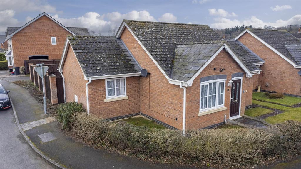 Maes Y Celyn, Guilsfield, Welshpool 2 bed bungalow for sale £220,000