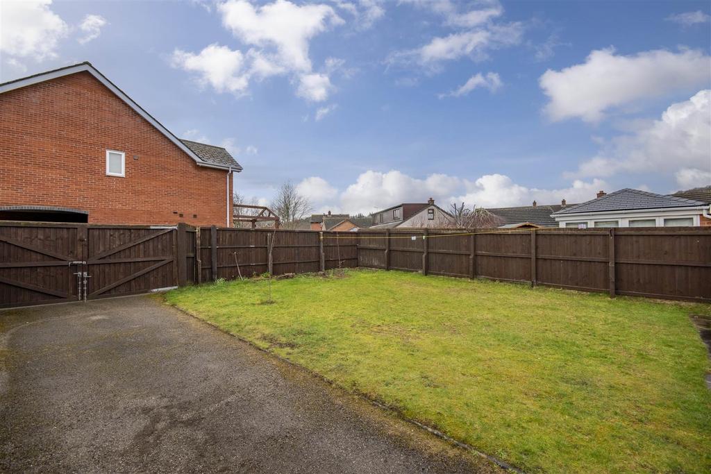 Maes Y Celyn, Guilsfield, Welshpool 2 bed bungalow for sale £210,000