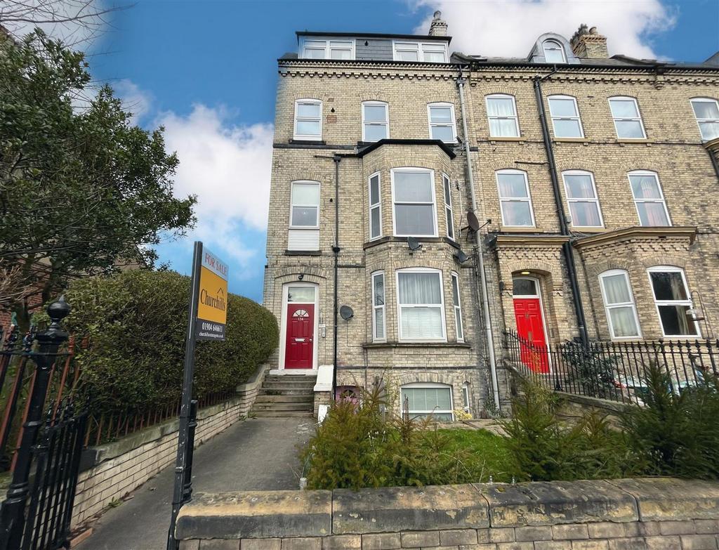 Road, York 2 bed flat for sale £215,000