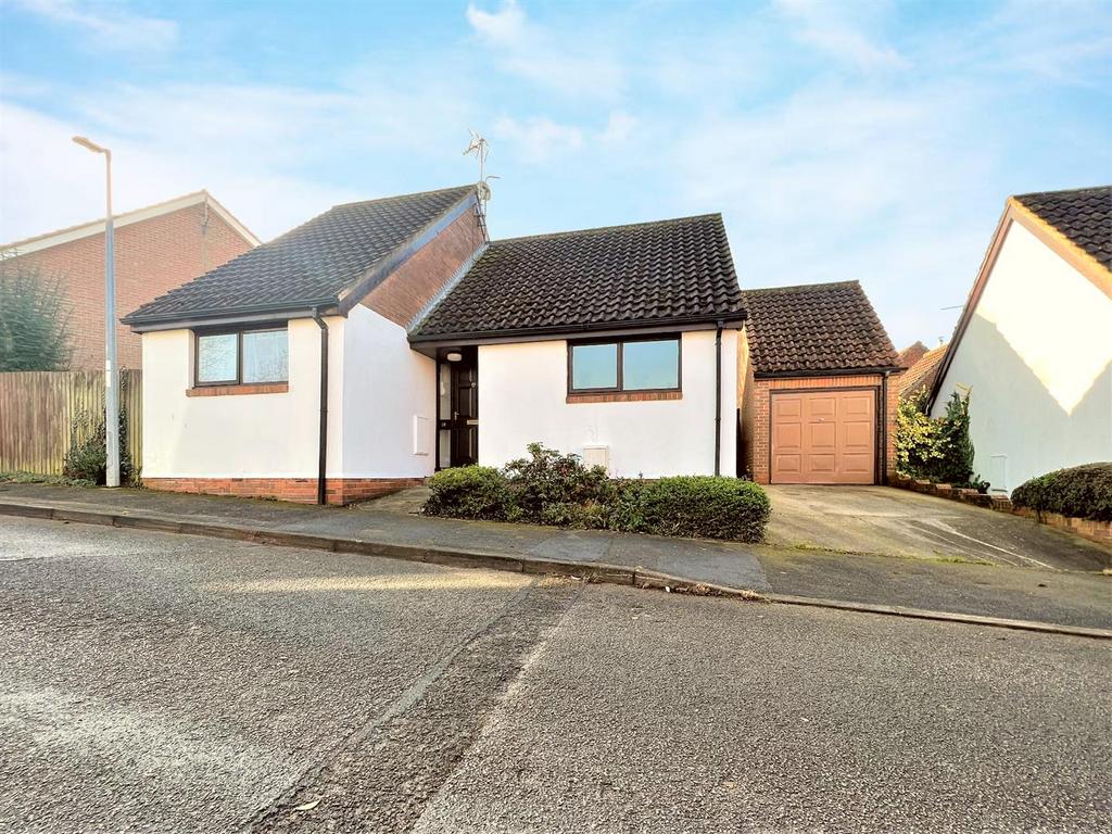 West Mill Rise, Walkington, Beverley 2 bed bungalow - £240,000