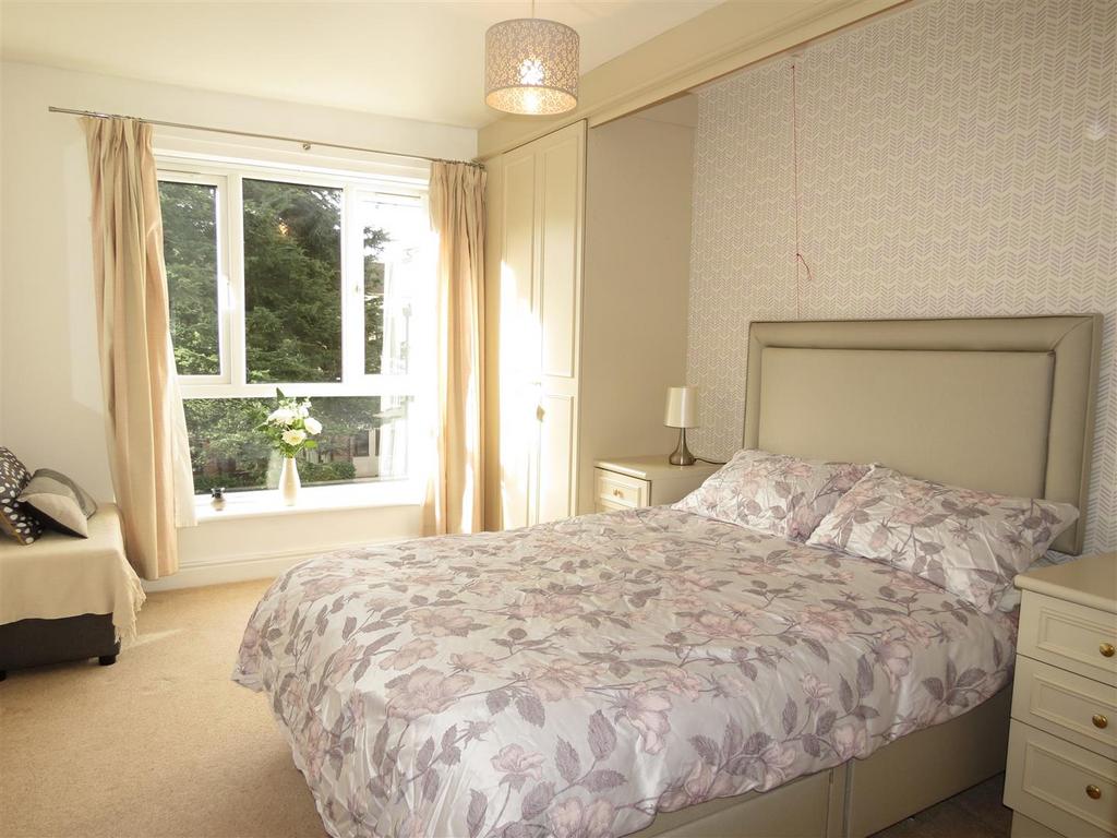 302 The Cedars 17.02   Bed 1.JPG