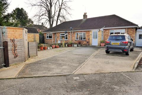 2 bedroom semi-detached bungalow for sale - Horsebrook Park, Calne