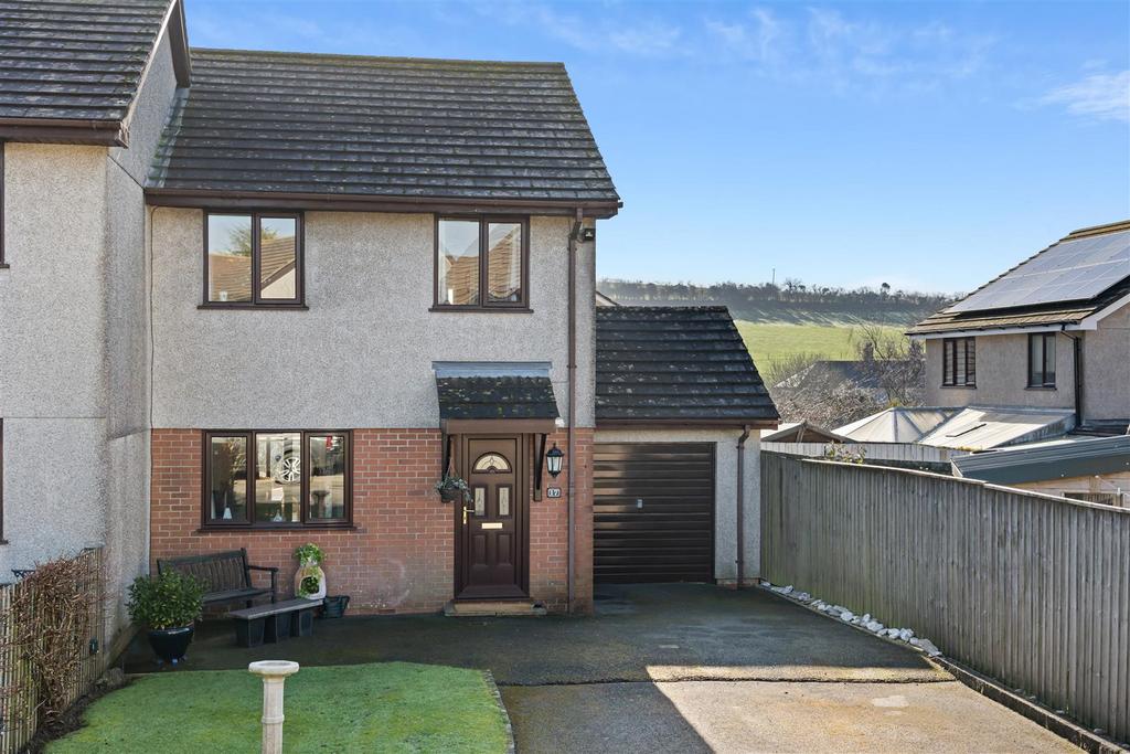 East Allington 3 bed semidetached house £275,000