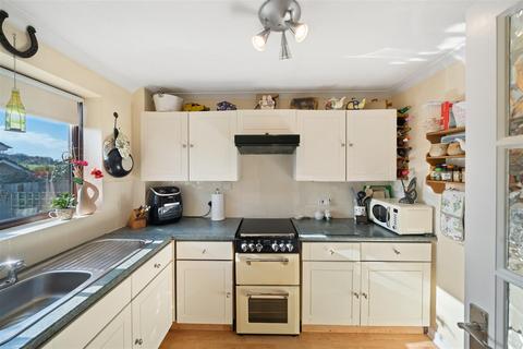 17 Barnfield, East Allington, Totnes, TQ9 7QR
