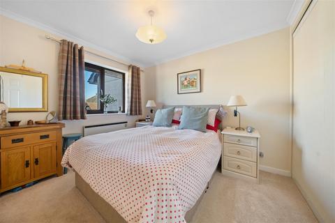 17 Barnfield, East Allington, Totnes, TQ9 7QR