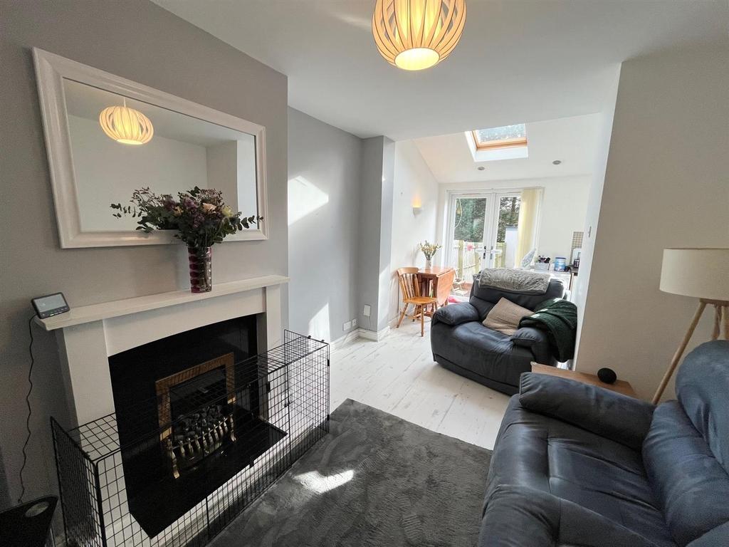 Newborough Grove, Hall Green, Birmingham 3 bed house £1,150 pcm (£265 pw)
