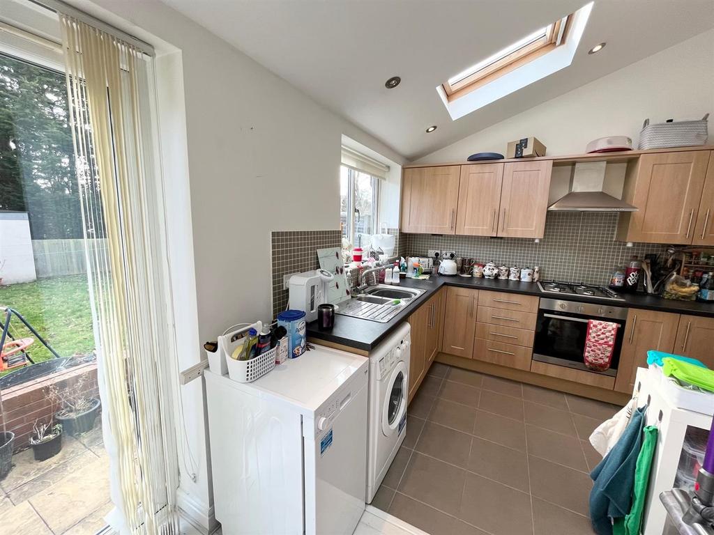 Newborough Grove, Hall Green, Birmingham 3 bed house £1,150 pcm (£265 pw)