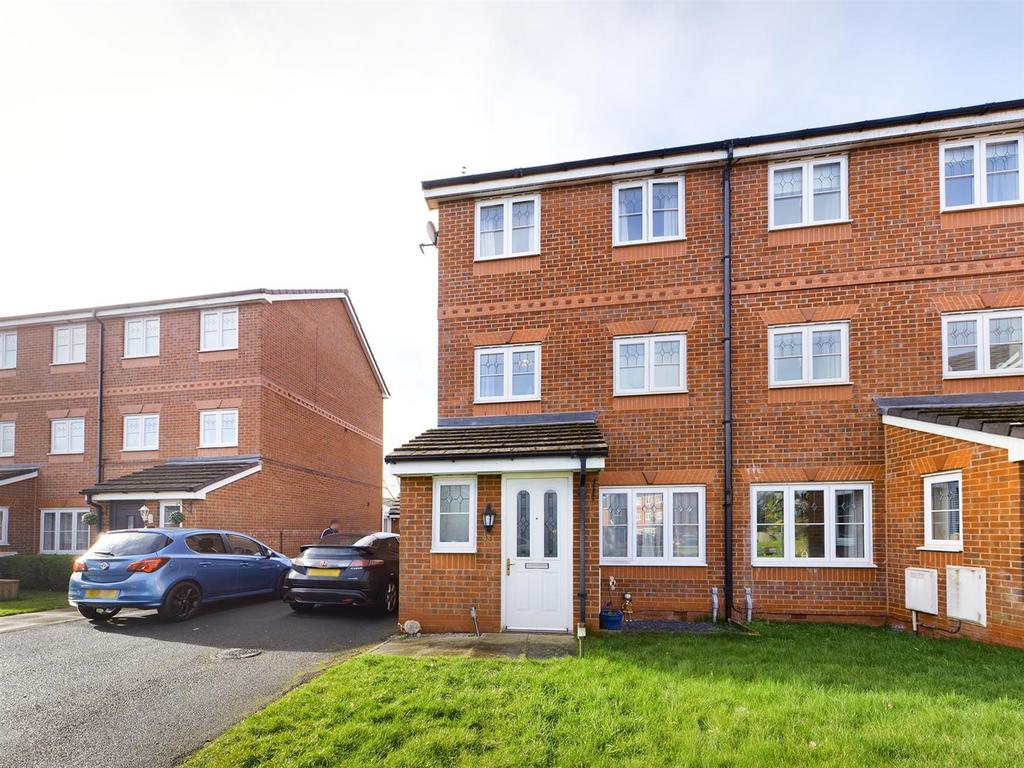 Alyn Road, Gwersyllt, Wrexham 4 bed semidetached house for sale £200,000
