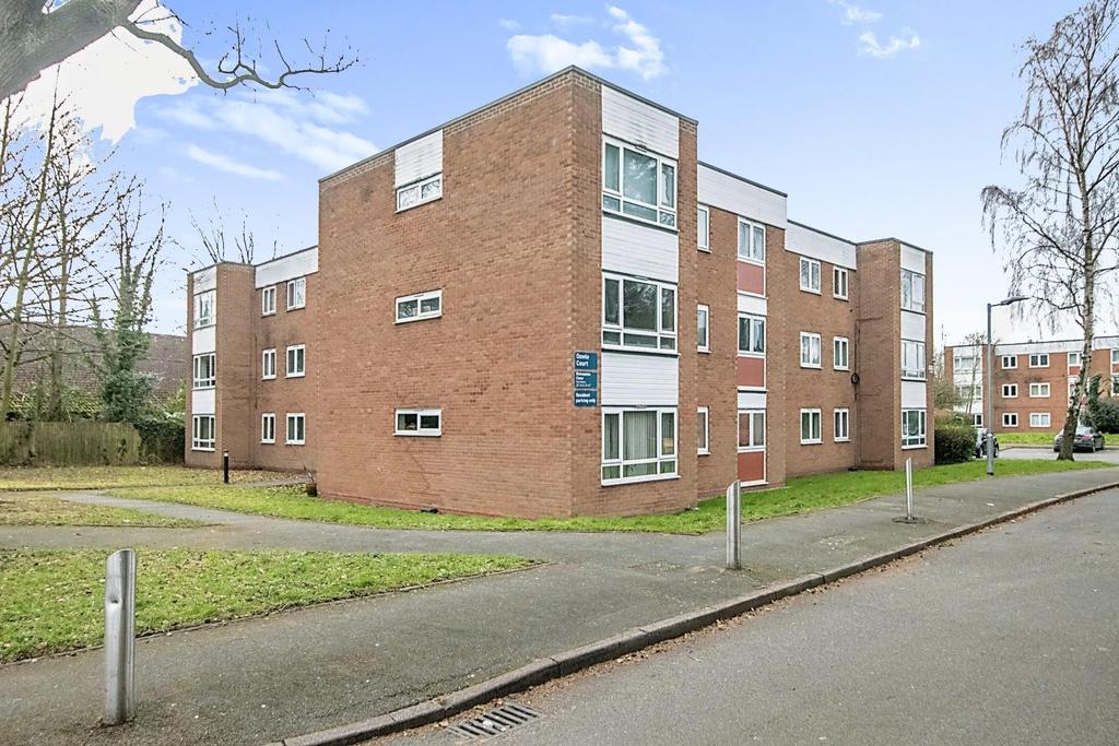 Close, Shirley, Solihull 2 bed apartment £160,000