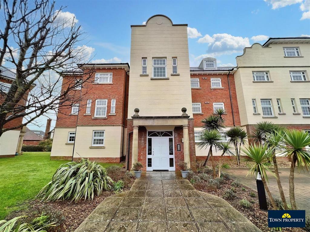 Christchurch Place, Eastbourne 2 bed flat £299,950