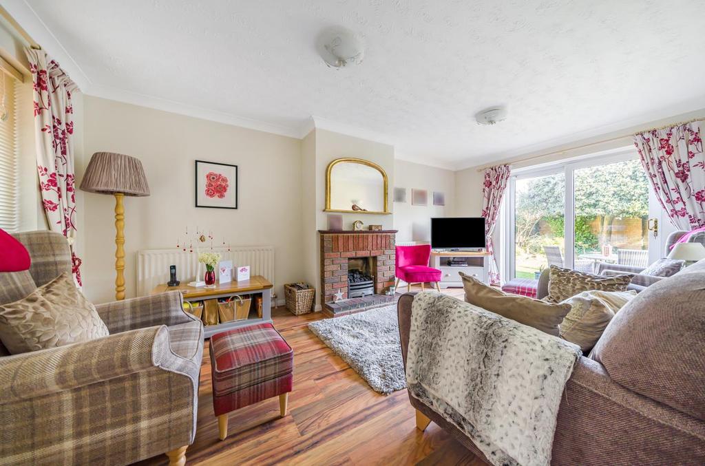 Bere Close, Valley Park, Chandler's Ford 3 bed detached house £500,000