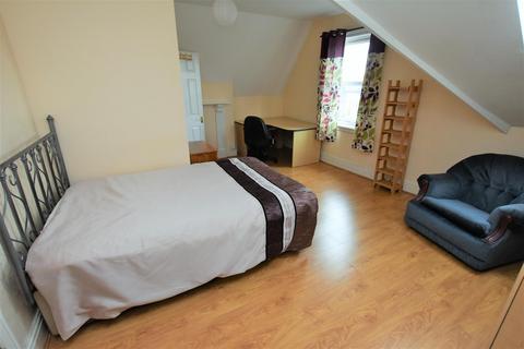 4 bedroom flat to rent, Station Road, Harborne, Birmingham