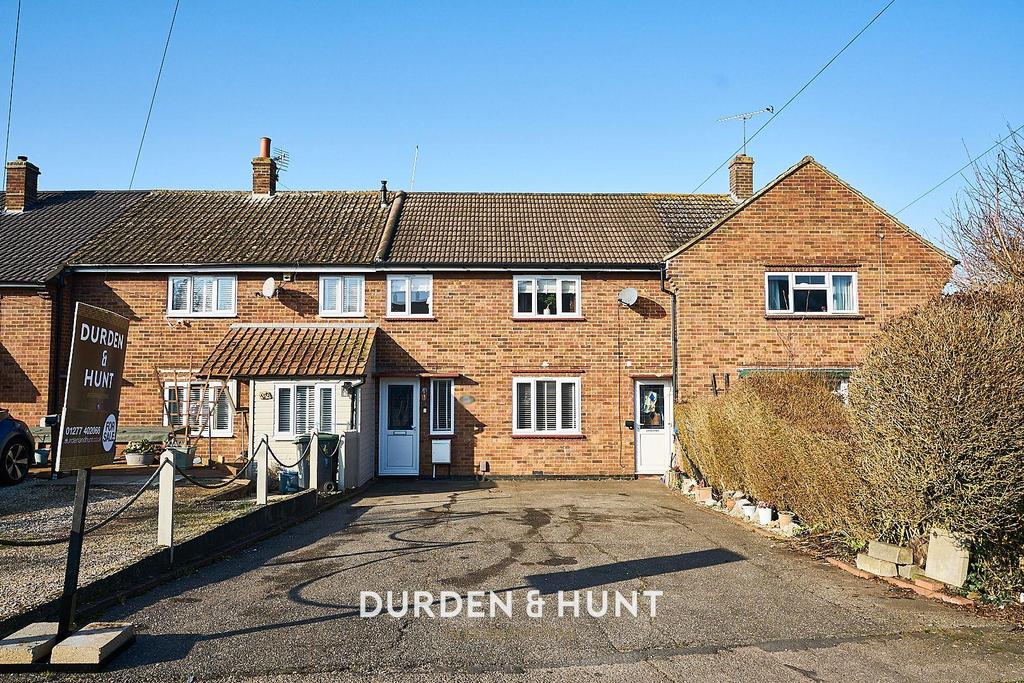 Queensway, Ongar, CM5 3 bed terraced house £375,000