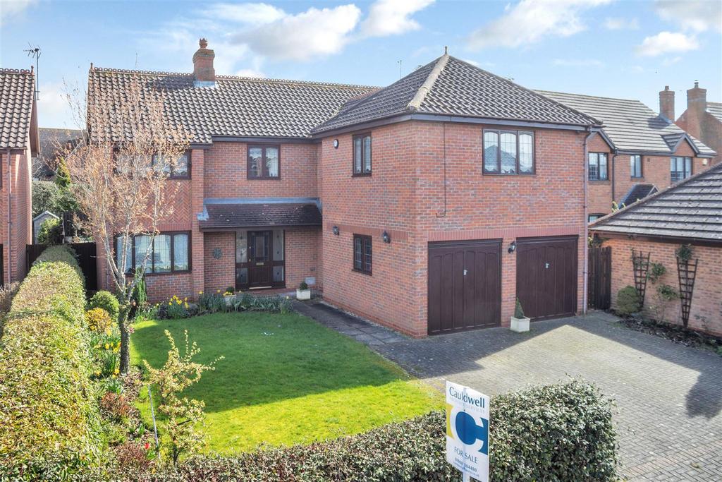 Snaith Crescent, Loughton, Milton Keynes 5 bed detached house £975,000