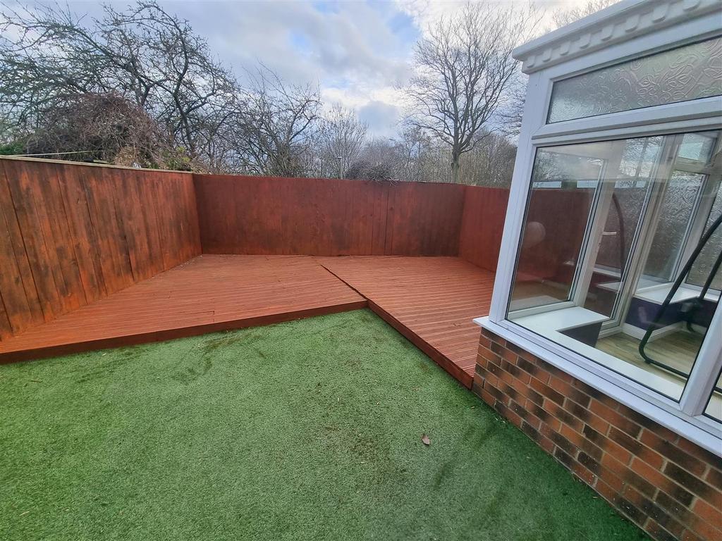 Eastlea Avenue, Auckland 2 bed semidetached house £600 pcm (£