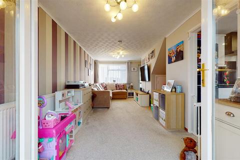 96 Croft Road, Portland, DT5 2EP