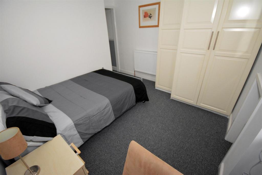 Ferry Road, Grangetown, Cardiff 1 bed terraced house £500 pcm (£115 pw)